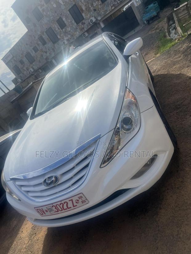 Hyundai Sonata Limited 2.0T Sedan (2.0L 4cyl 6A) 2013 White photo 3