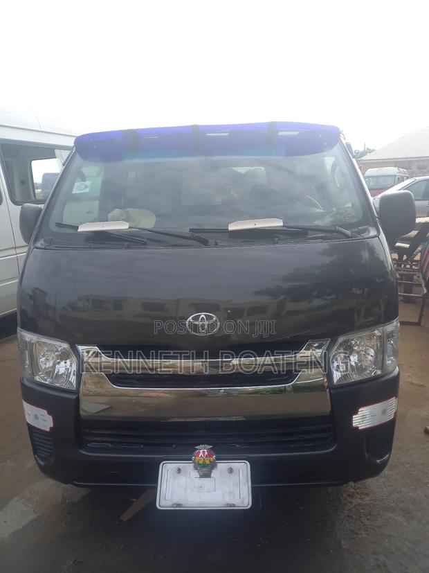 Toyota HiAce 2010 Grey