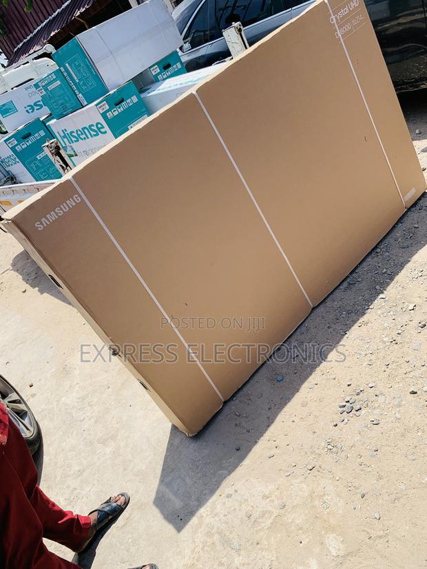 Available Now Samsung Qled Smart 85q60c · Photo 3