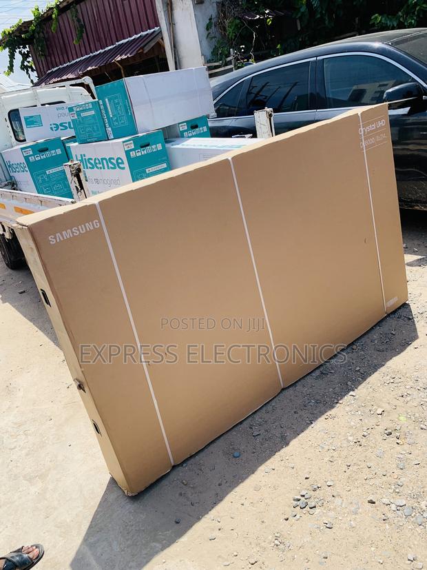Available Now Samsung Qled Smart 85q60c · Photo 4
