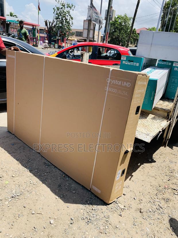 Samsung Smart Uhd Smart 85”Du7000 Television · Photo 3
