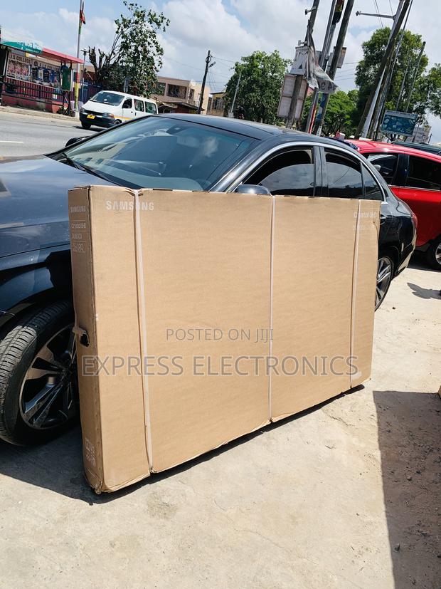 Available Now at Store Samsung Uhd Smart 75”Du8000 · Photo 4