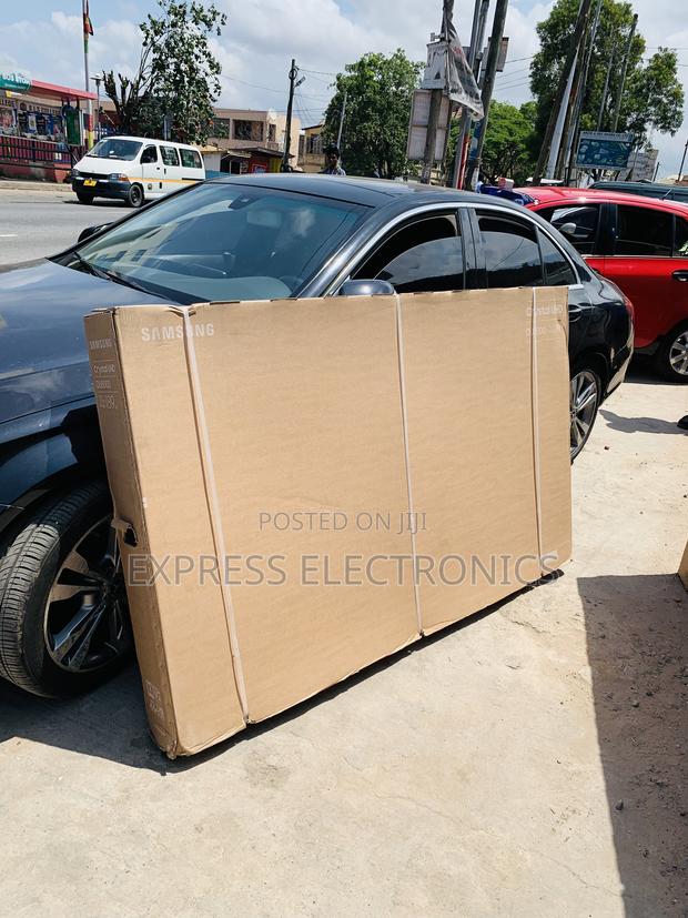 Samsung —-Uhd Smart 75”Du80000 · Photo 4