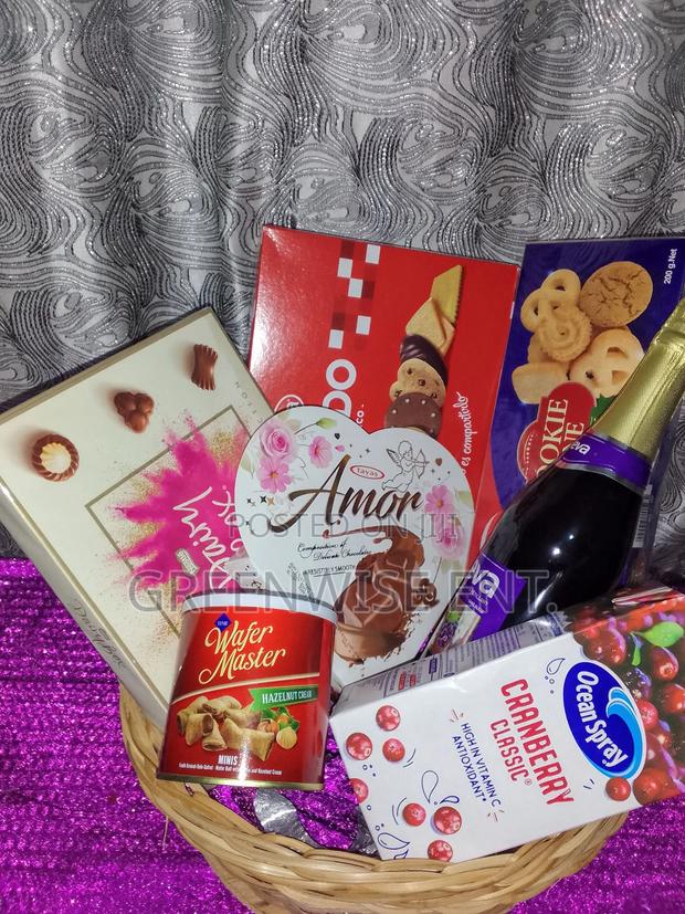 Sweet Bites Gift Hamper photo 3