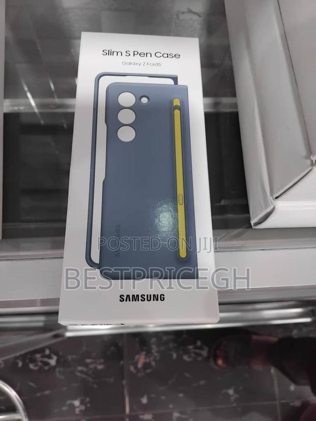Samsung Slim S Pen Case Galaxy Z Fold5 Sand and Gold S Pen · Photo 3
