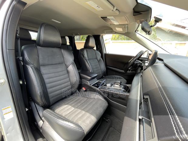 Mitsubishi Outlander SE 2022 Silver photo 6