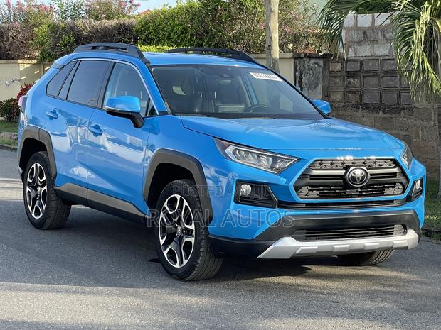 Toyota RAV4 Adventure 2021 Blue photo 3