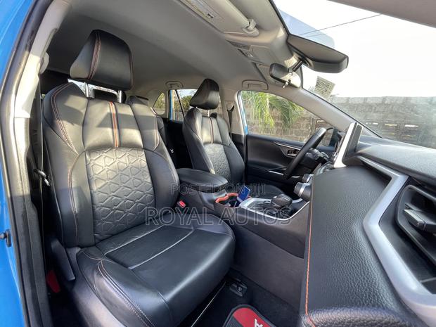Toyota RAV4 Adventure 2021 Blue photo 7