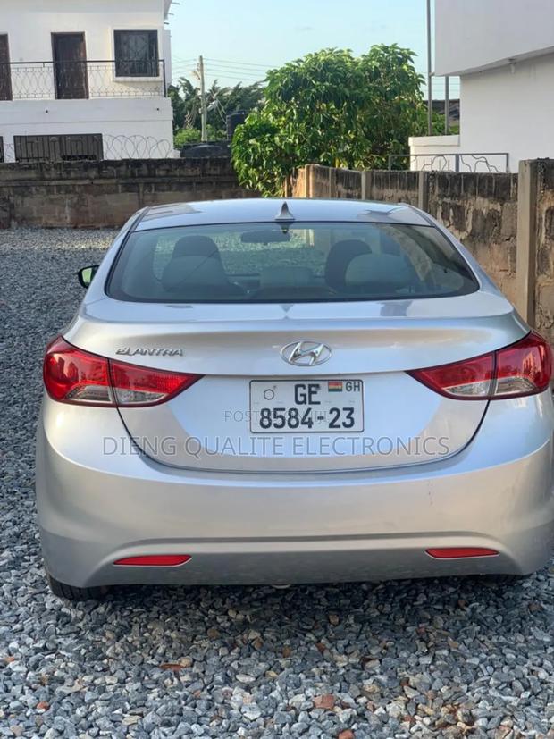 Hyundai Elantra for Rental photo 3