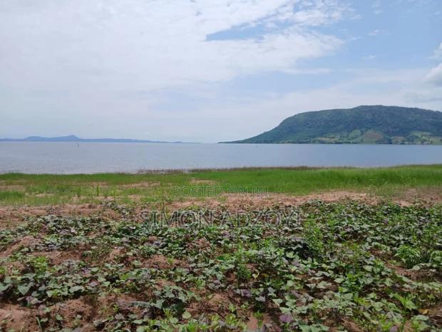 Riverfront Land for Long Lease