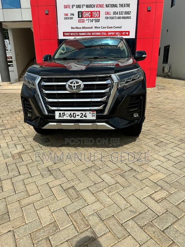 Land Cruiser Prado for Rent · Photo 2