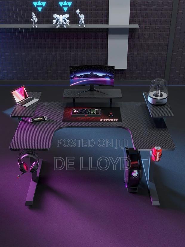 Pro Gaming Desk (160 by 60 Cm) photo 4