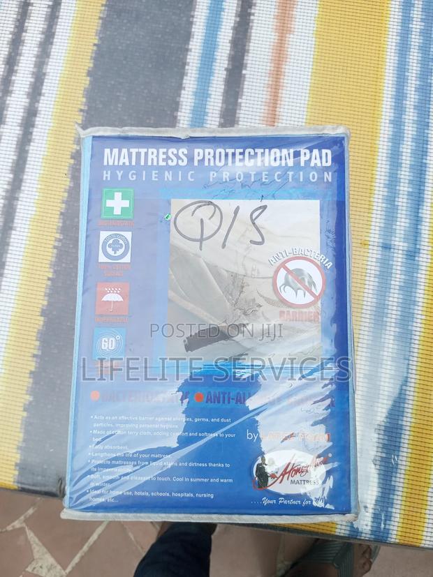 Hygienic Mattress Cover- Queen Size · Photo 3