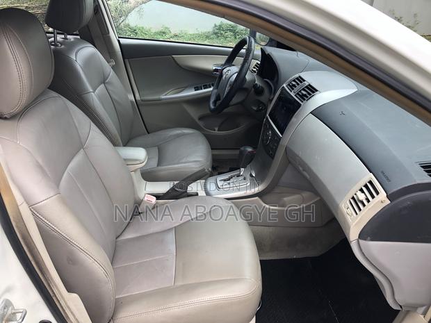 Toyota Corolla 2010 White