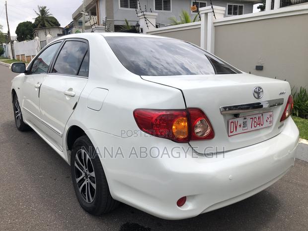Toyota Corolla 2010 White