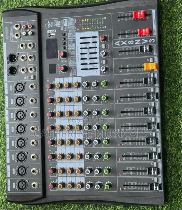 Yamaha 8 Channel Raw Mixer · Photo 3