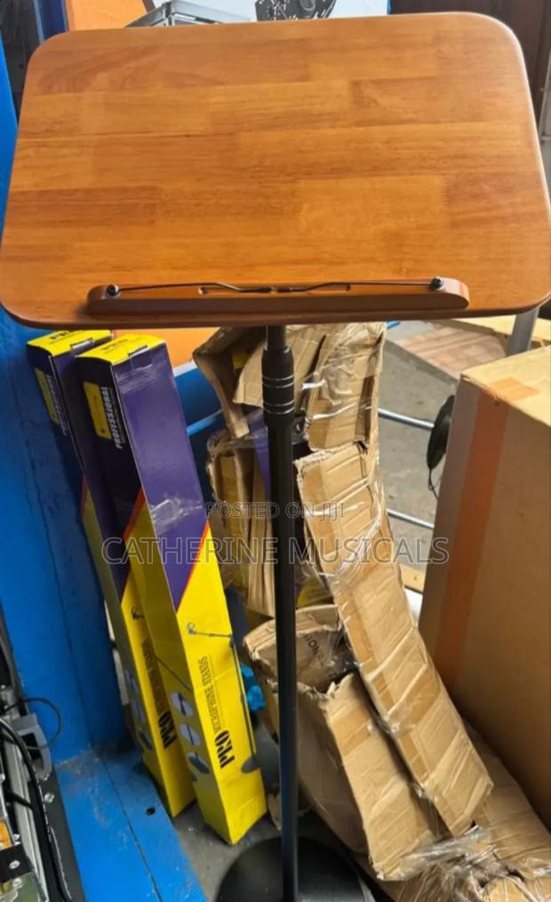 Portable Wooden Pulpit · Photo 4