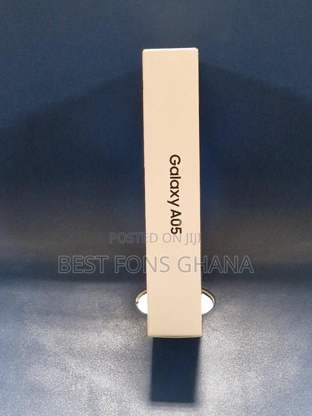 New Samsung Galaxy A05 64 GB White photo 2