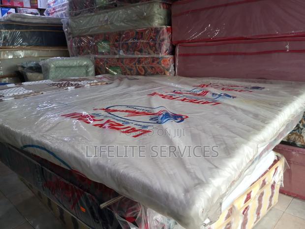 Soft Mattress Topper - King Size 2.5" · Photo 2
