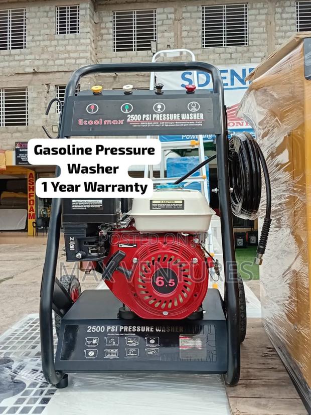 Gasoline Clean Sweep Pro Pressure Washer · Photo 2