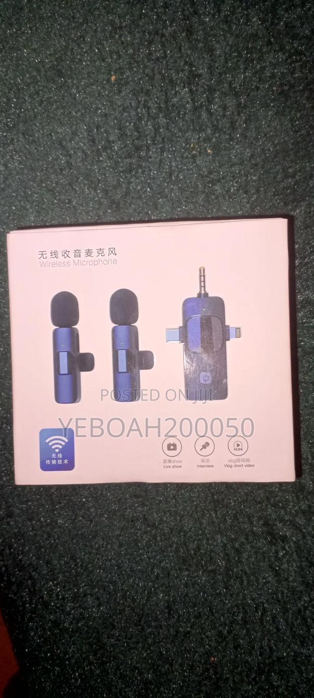Professional 4 in 1 Wireless Microphone · Photo 3