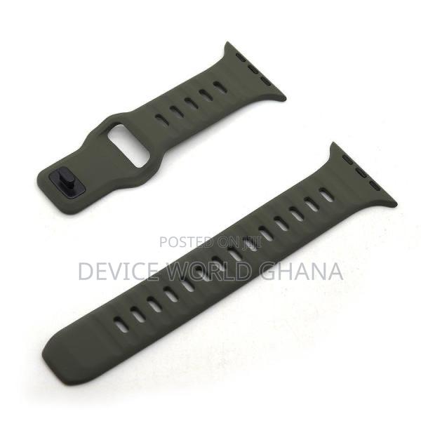 Monochrome Silicone Strap for Apple Watch All Modes S1-S10 photo 8