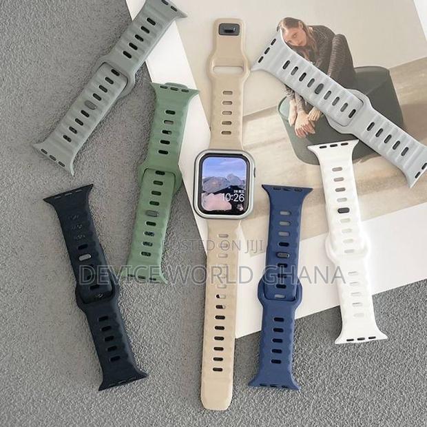 Monochrome Silicone Strap for Apple Watch All Modes S1-S10 photo 9