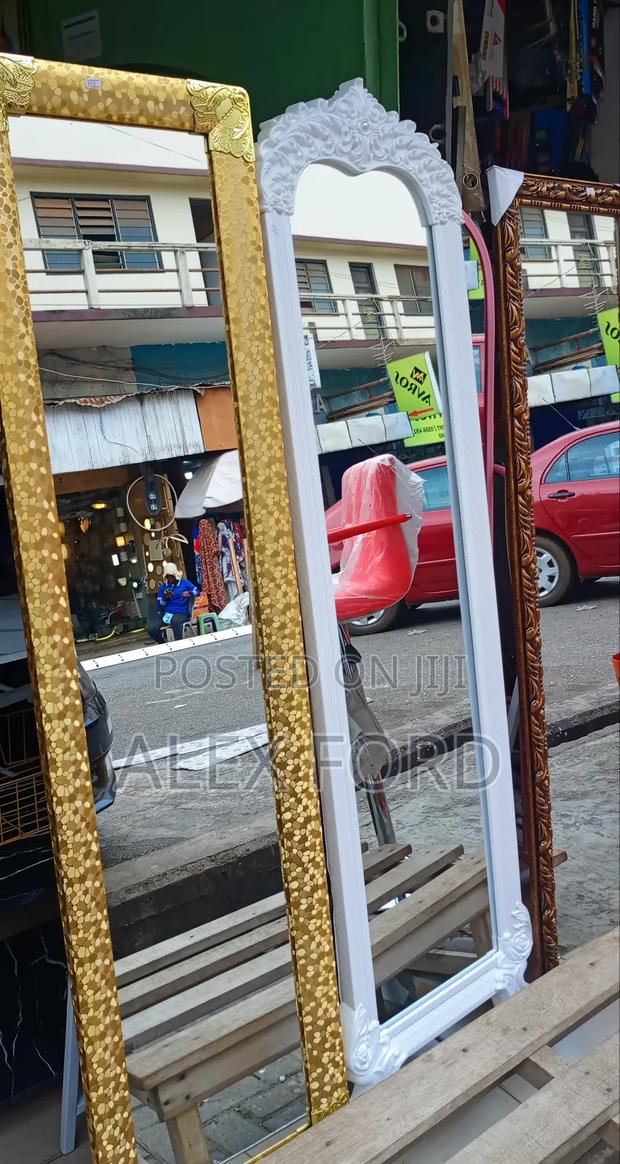 Dressing Mirrors · Photo 2