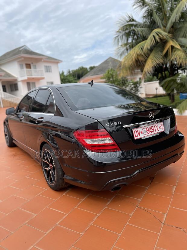 Mercedes-Benz C250 2014 Black
