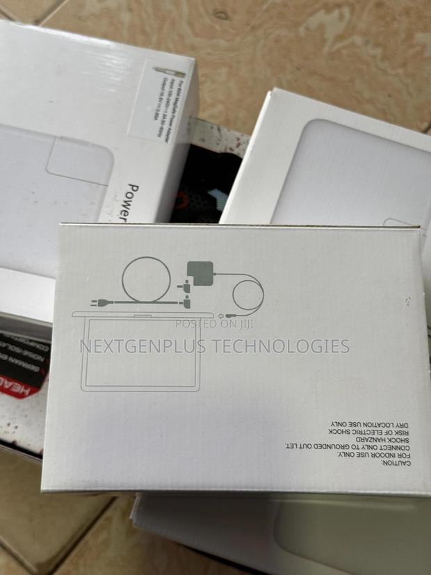 Macbook Charger · Photo 3