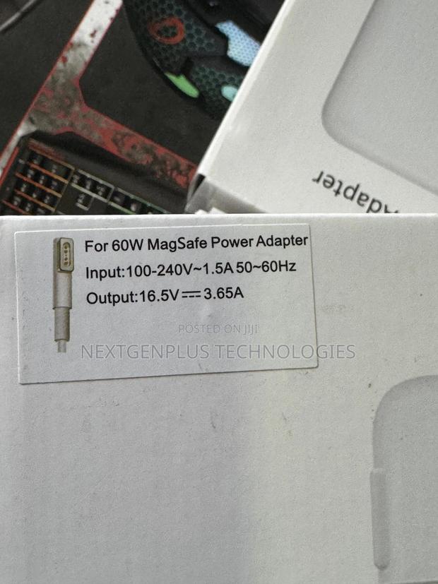 Macbook Charger · Photo 4