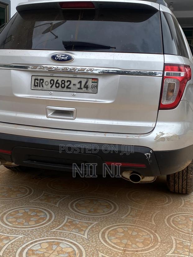 Ford Explorer 2014 Silver photo 6