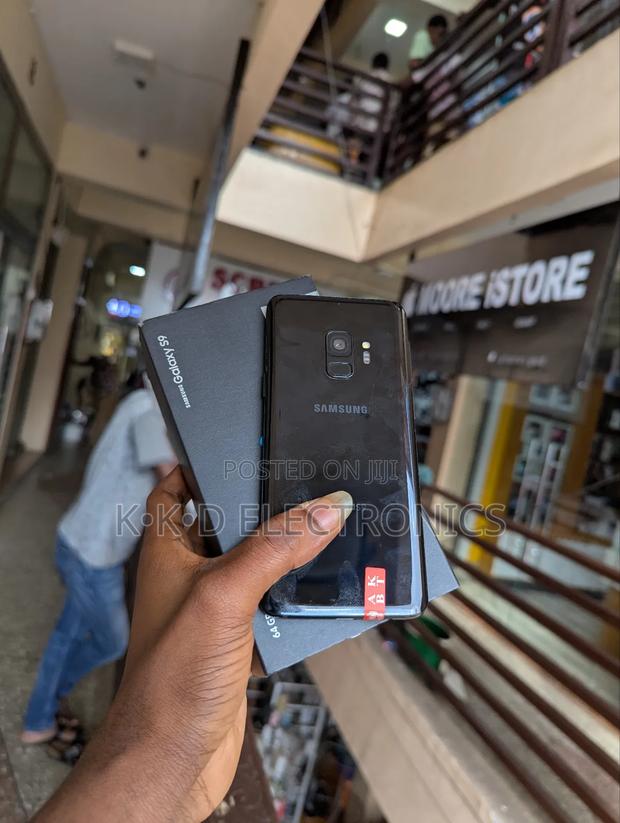 New Samsung Galaxy S9 64 GB Black photo 3