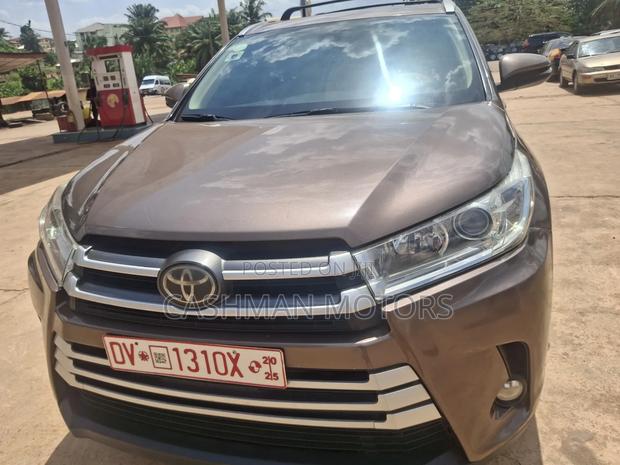 Toyota Highlander Hybrid XLE (3.5L 6cyl) 2017 Burgundy