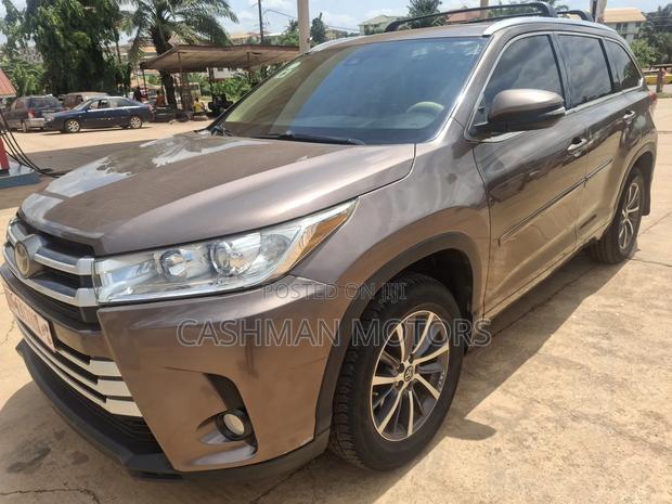 Toyota Highlander Hybrid XLE (3.5L 6cyl) 2017 Burgundy