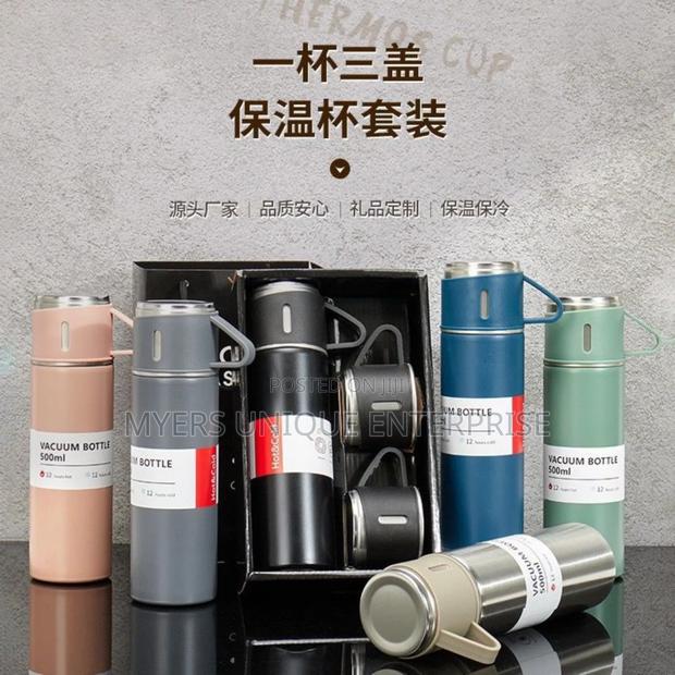 Triple Cup Vacuum Flask · Photo 2
