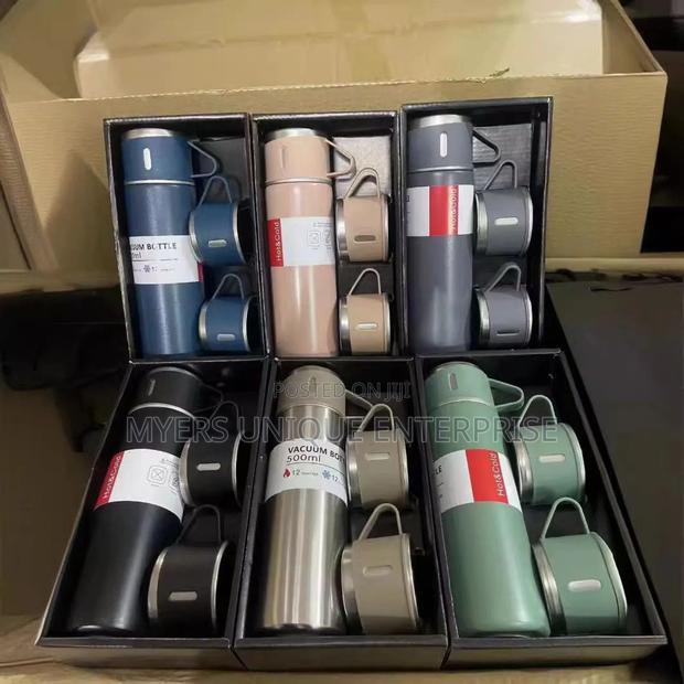 Multi‐Cup Vacuum Flask for Family and Friends · Photo 2