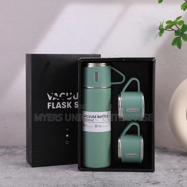 3 in 1 Convenient Thermo Flask · Photo 2