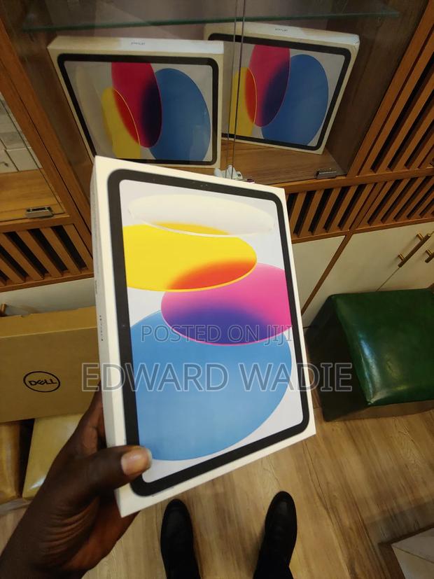 New Apple iPad 10.2 (2020) Wi-Fi 64 GB Black photo 2