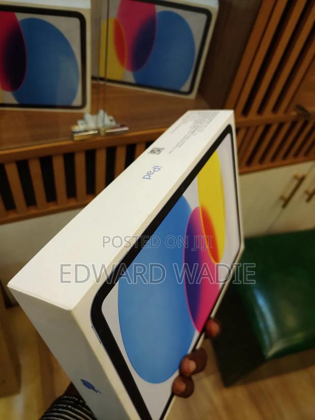 New Apple iPad 10.2 (2020) Wi-Fi 64 GB Black photo 4