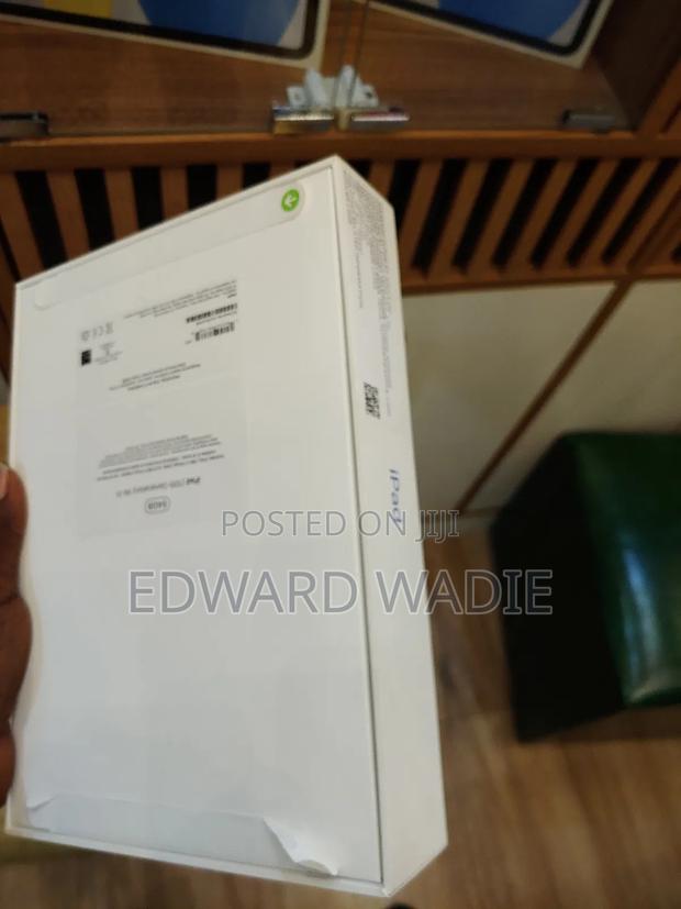 New Apple iPad 10.2 (2020) Wi-Fi 64 GB Black photo 6