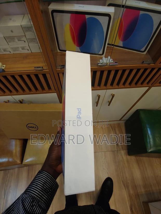 New Apple iPad 10.2 (2020) Wi-Fi 64 GB Black photo 7