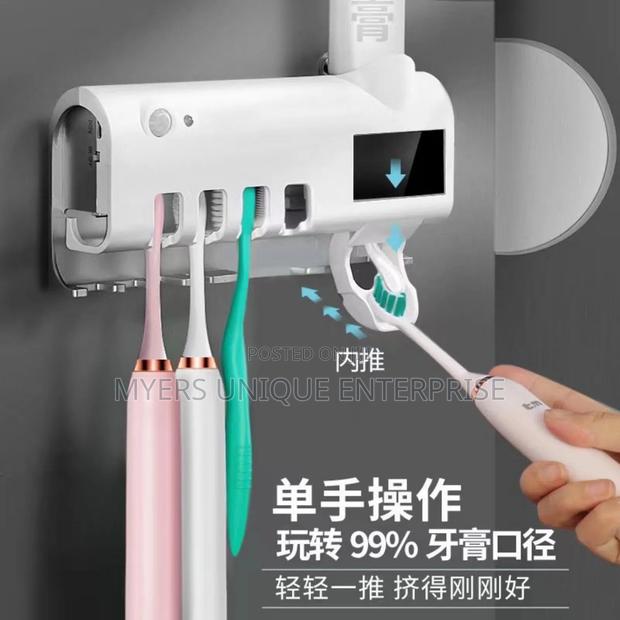 Uv Toothbrush Sterilizer for Daily Protection · Photo 2