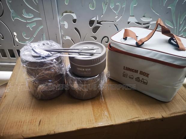 4 Bowls Insulated Lunch Box Set for All Meals · Photo 2