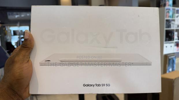 New Samsung Galaxy Tab S9 128 GB Silver · Photo 4