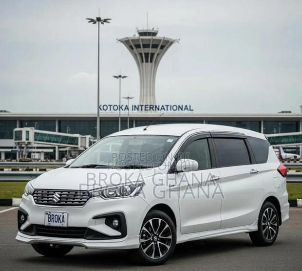 Rental, Airport Pickup and Dropoff · Photo 2