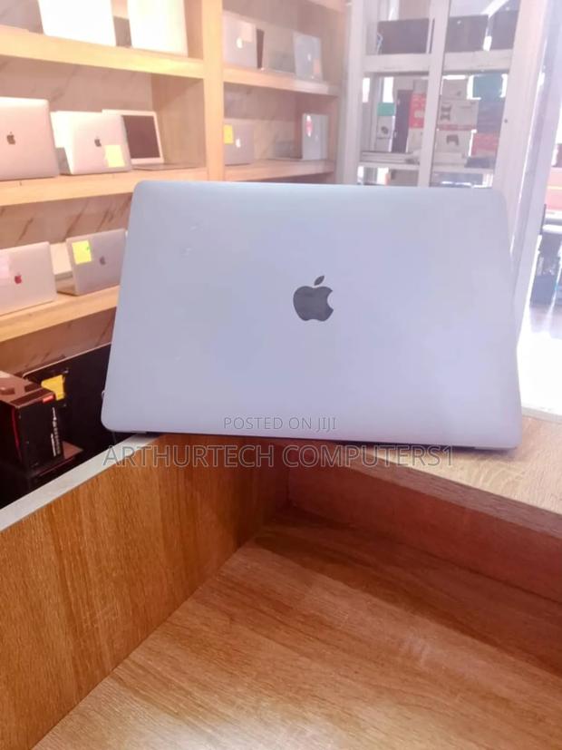 Laptop Apple MacBook 2017 8GB Intel Core I5 SSD 256GB · Photo 4