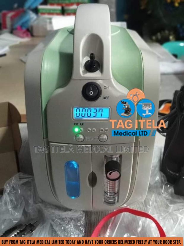 Oxygen Concentrator (5ltrs Rechargeable) · Photo 4