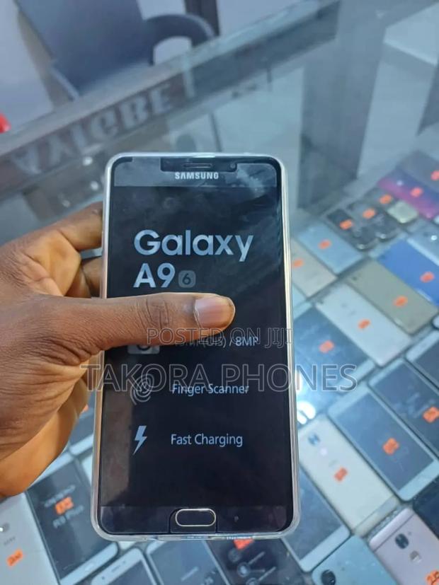 Samsung Galaxy A9 32 GB Gold photo 2