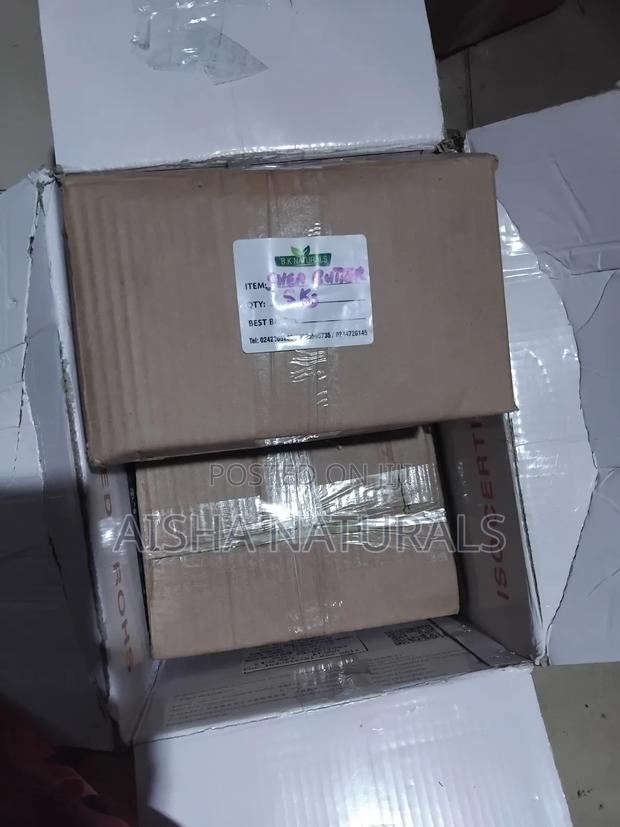 Raw Shea Butter 5kg Carton · Photo 4